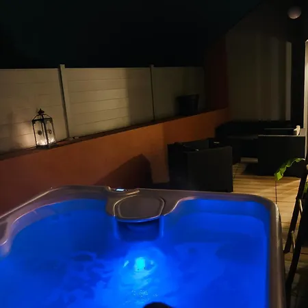 Prázdninový dům Le B Maison 1 A 4 Pers & Jacuzzi A