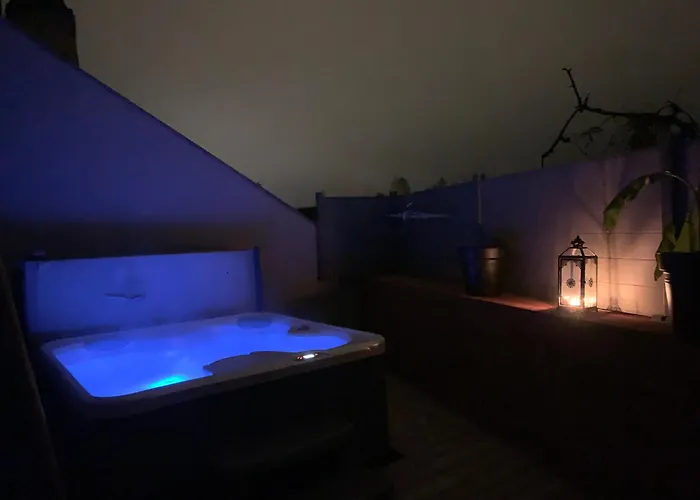 Holiday home Le B Maison 1 A 4 Pers & Jacuzzi A