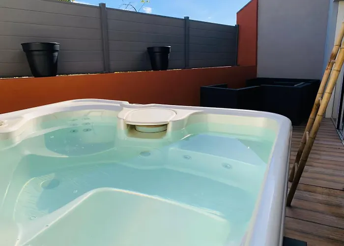 Le B Maison 1 A 4 Pers & Jacuzzi A Holiday home
